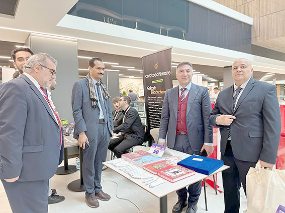 REKTÖR DEMİR, TEKNOLOJİ VE YAZILIM ZİRVESİNE KATILDI