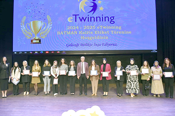 ETWİNNİNG KALİTE ETİKETİ ÖDÜLLERİ VERİLDİ