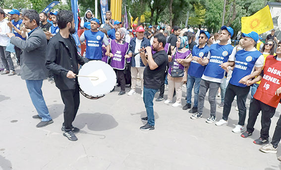 1 MAYIS COŞKUYLA KUTLANDI