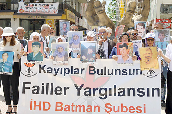 “ADALETİN SAĞLANMASINI TALEP EDİYORUZ”