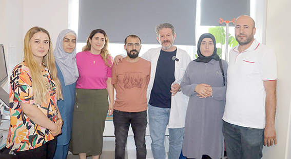 ANNE KARNINDAKİ BEBEĞE BAŞARILI KAN NAKLİ