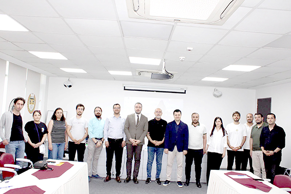 AVUKATLARA YÖNELİK SEMİNERDE MESLEKİ HAKLAR MASAYA YATIRILDI