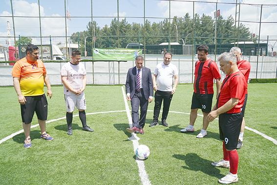 BAŞLAMA VURUŞU REKTÖR DEMİR’DEN