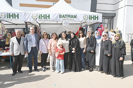 BAYAN CANALP, YILSONU SERGİSİNE KATILDI