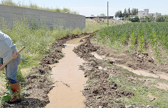 BIÇAKÇI KÖYÜNDE TARLALARA SU ULAŞAMIYOR