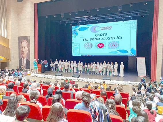 ÇEDES KÜLTÜR ŞENLİĞİ’NDE YIL SONU COŞKUSU