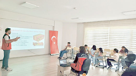 ÇOCUKLARA GIDA OKURYAZARLIĞI EĞİTİMİ VERİLDİ