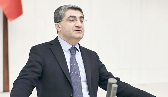 EKMEN “ENGELLİLER HAK ETTİKLERİ DEĞERİ GÖRMELİ”