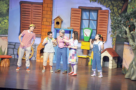 ETİ ÇOCUK TİYATROSU, ÇOCUKLARLA BULUŞTU
