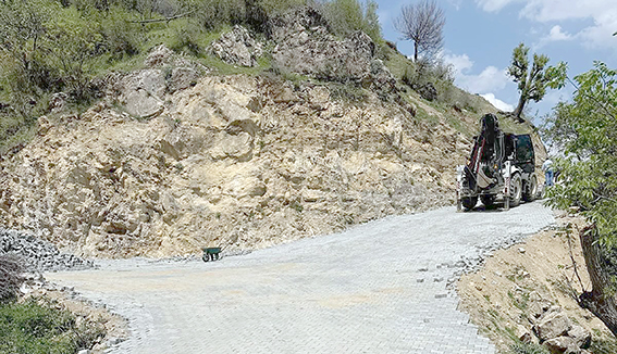 GEÇİTLİ’DE PARKE TAŞI ÇALIŞMALARI TAMAMLANDI