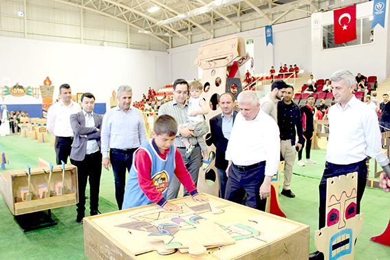 GENÇLİK FESTİVALİNE YOĞUN İLGİ