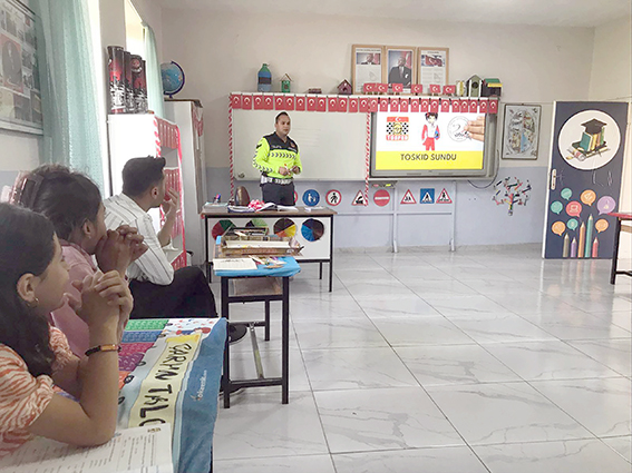 JANDARMADAN ÖĞRENCİLERE EĞİTİM VE SERVİS DENETİMİ