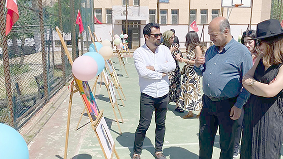 KARŞIYAKA KIZ YBO’DA RESİM SERGİSİ AÇILDI