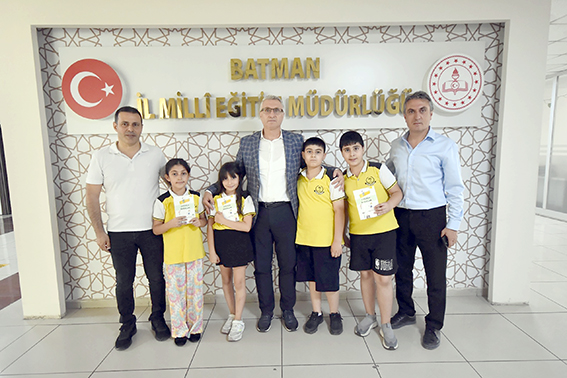 MİNİK YAZARLARDAN MÜDÜR CİĞER’E ZİYARET