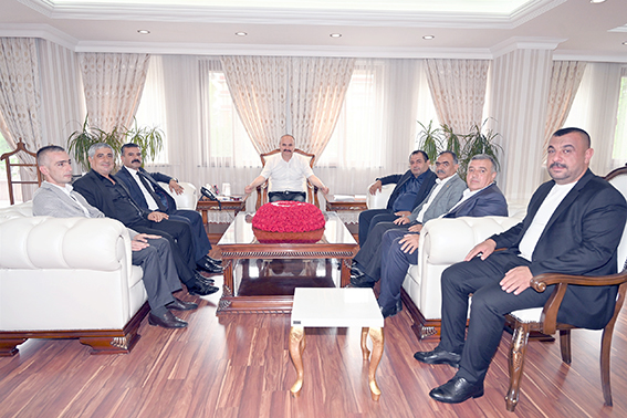 MUHTARLAR DERNEĞİ YÖNETİMİNDEN VALİ CANALP’A ZİYARET