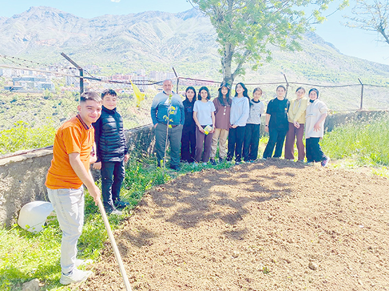 ÖĞRENCİLER VERİMSİZ ALANLARI DEĞERLENDİRDİ