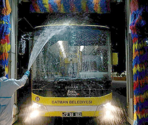 OTOBÜSLER KÖŞE BUCAK TEMİZLENİYOR