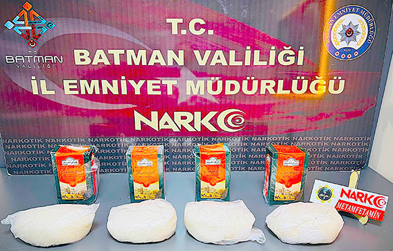 OTOBÜSTEN 4 KİLO METAMFETAMİN ÇIKTI