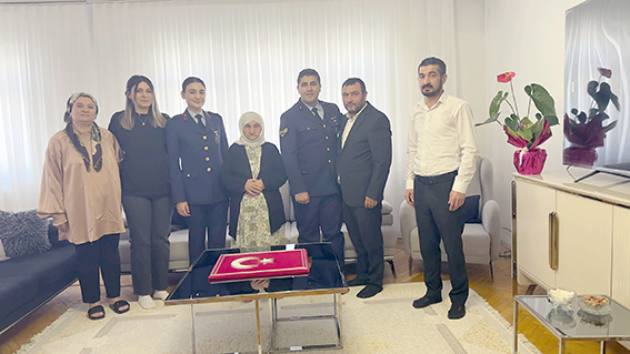 ŞEHİT AİLELERİNE ANLAMLI ZİYARET