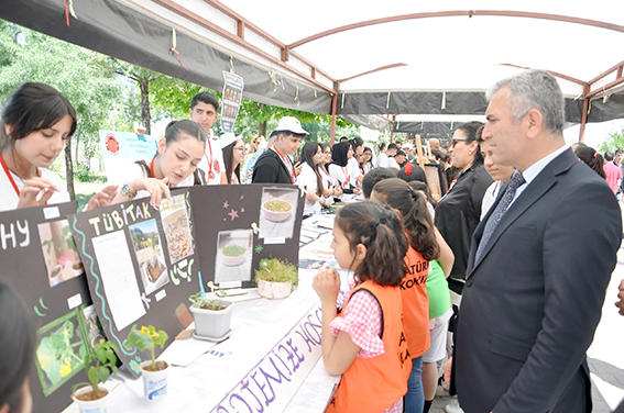 ŞEHİT ÖMER HALİSDEMİR’DE TÜBİTAK 4006 BİLİM FUARI