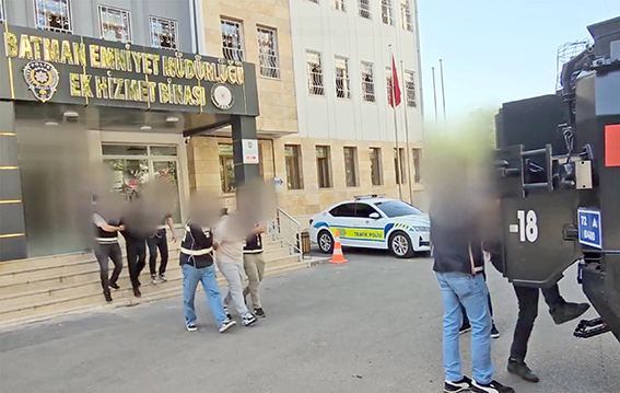 SUÇ ÖRGÜTÜNE DARBE: 9 KİŞİ TUTUKLANDI