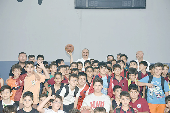 VALİ CANALP, SPOR KOMPLEKSİNİ İNCELEDİ