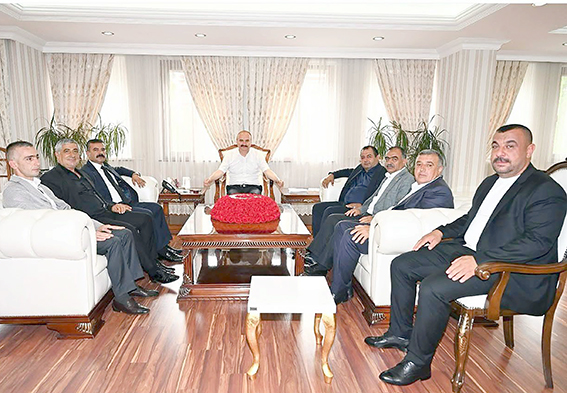 VALİ CANALP’TAN MUHTARLARA OFİS VE KONTEYNIR MÜJDESİ