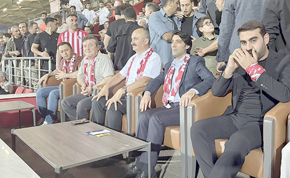 VALİ CANALP’TEN PETROLSPOR’A TEBRİK MESAJI