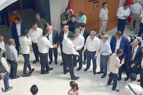 AK PARTİ’DEN YOĞUN KATILIMLI BAYRAMLAŞMA PROGRAMI