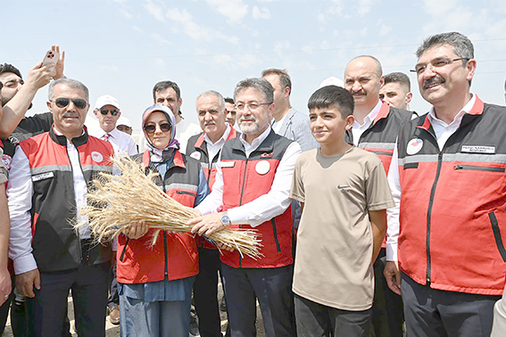 BAKAN YUMAKLI “6 MİLYONDAN FAZLA FİDANI TOPRAKLA BULUŞTURDUK”