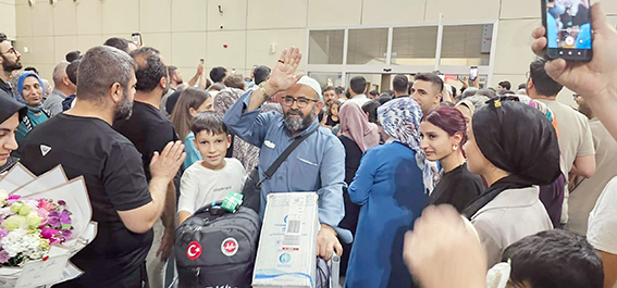 BATMANLI HACILAR KUTSAL TOPRAKLARDAN DÖNDÜ