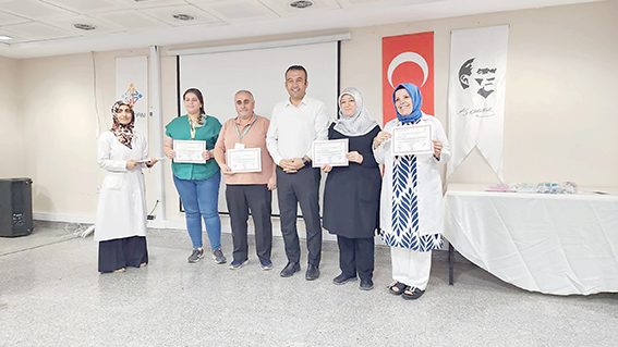 DİYABET OKULU MEZUNLARINI VERDİ