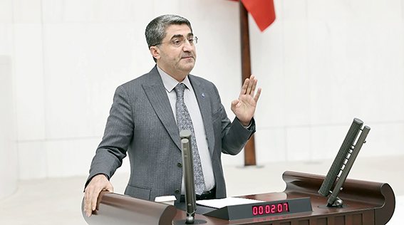 EKMEN “ÇİFTÇİ KARTELLEŞMİŞ MARKETLERİN İNSAFINA TERK EDİLEMEZ”