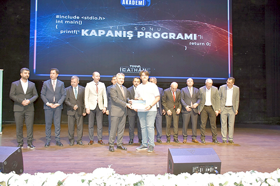 GENÇ MUCİTLERE SERTİFİKALARI VERİLDİ