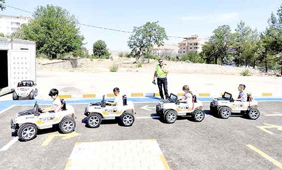 MİNİK SÜRÜCÜLER TRAFİK EĞİTİM ALANINDA