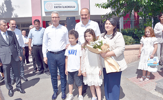 171 BİN ÖĞRENCİ KARNE HEYECANI YAŞADI