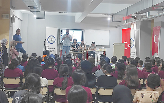 ÖĞRENCİLERE SAĞLIKLI BESLENME EĞİTİMİ