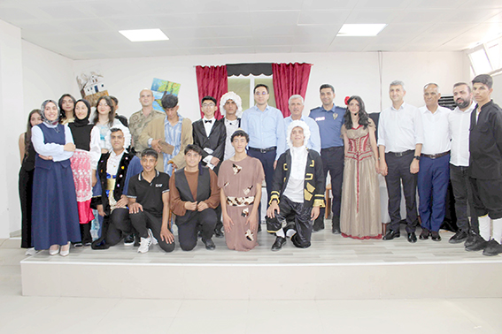 TİYATRO GÖSTERİSİ BÜYÜK BEĞENİ TOPLADI