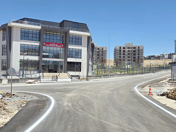 YOL ÇİZGİLERİ TAMAMLANDI, GÜVENLİK ARTIRILDI