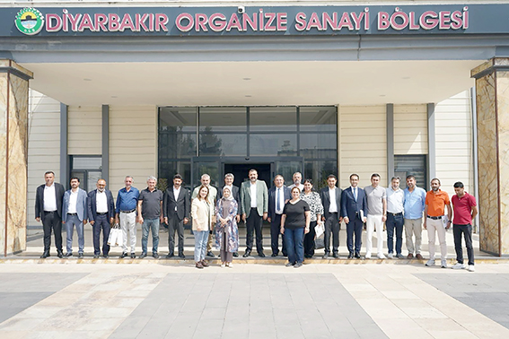 “DİYARBAKIR HALKI ÇÖZÜM VE İSTİKRAR İSTİYOR”