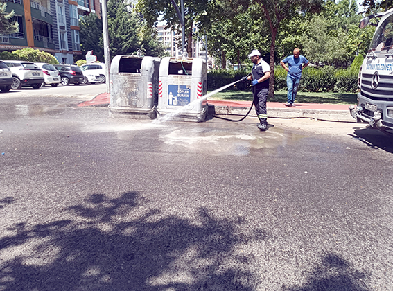 PARKLARDA HİJYEN SEFERBERLİĞİ