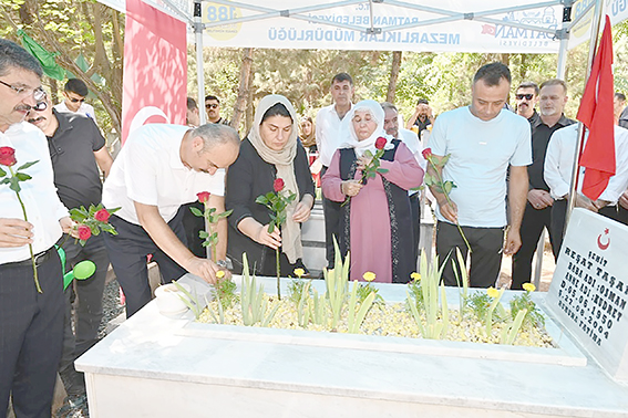 15 TEMMUZ ŞEHİDİ TAŞAN, KABRİ BAŞINDA ANILDI
