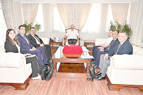 BAKANLIK HEYETİNDEN VALİ CANALP’A ZİYARET