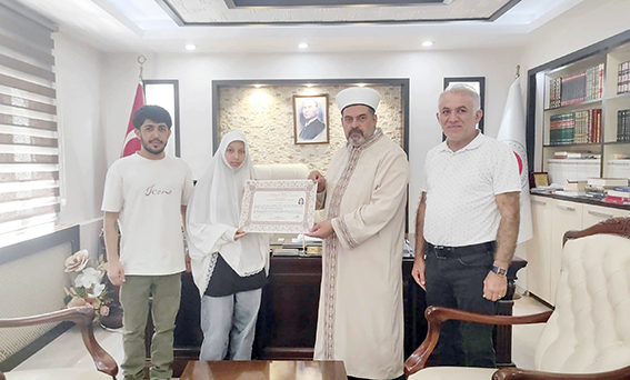 SIMONA KLIKOVA, MERASİMLE MÜSLÜMAN OLDU