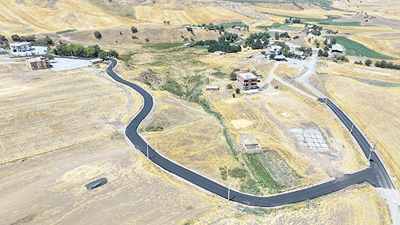 SEYHAN MEZRASI ASFALTA KAVUŞTU