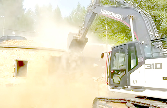 METRUK BİNA YIKILDI