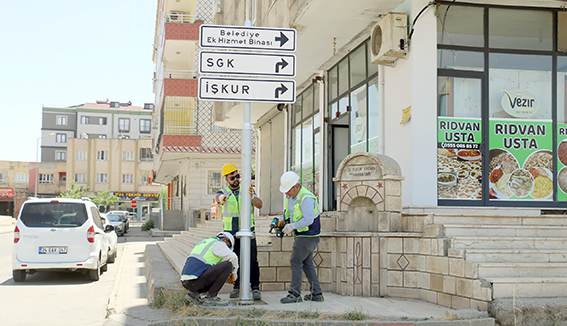 YÖNLENDİRME LEVHALARIYLA ULAŞIMDA YENİ DÖNEM