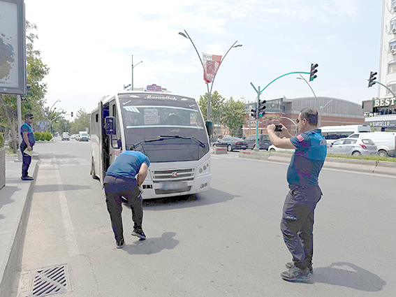 TOPLU TAŞIMA ARAÇLARINI DENETLEDİ