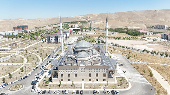 ÜNİVERSİTE CAMİİ AÇILIŞ İÇİN GÜN SAYIYOR
