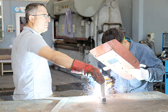 ÜNİVERSİTE ÖĞRENCİLERİNE SAHADA EĞİTİM DESTEĞİ